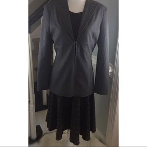 LIMITED Blazer Gray great design- clasp closure